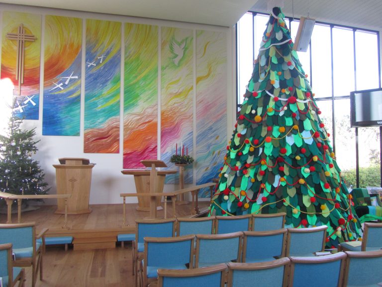 Knitted xmas tree at Poulton Methodist Church
